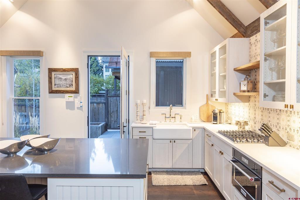 127 E Columbia Avenue