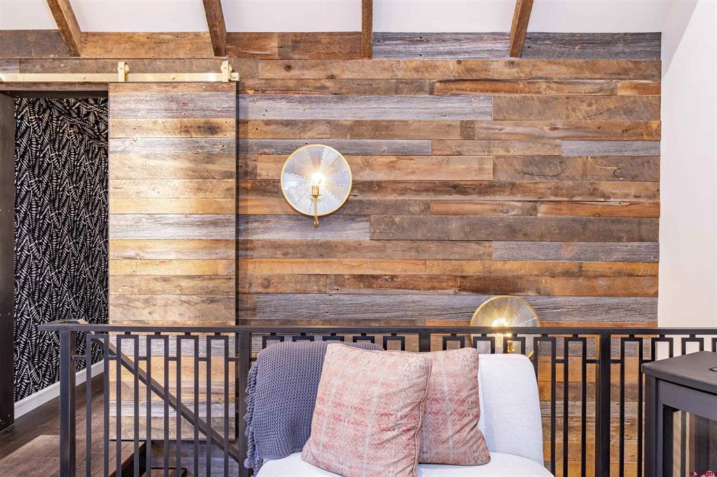 127 E Columbia Avenue