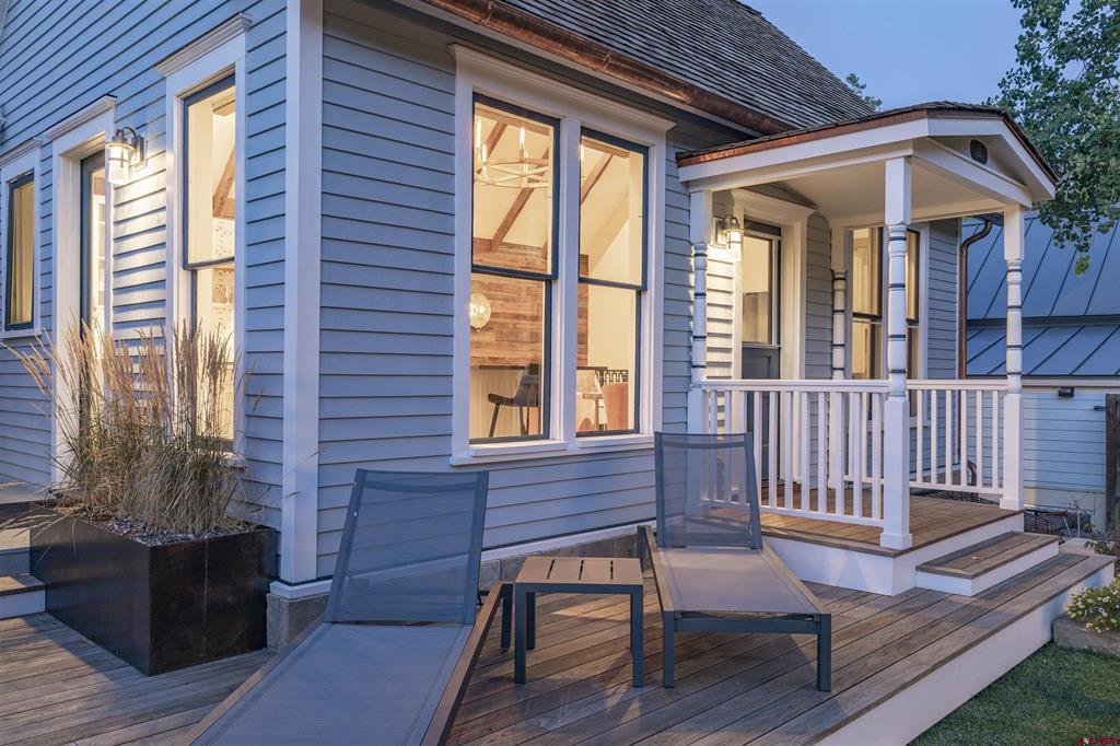 127 E Columbia Avenue