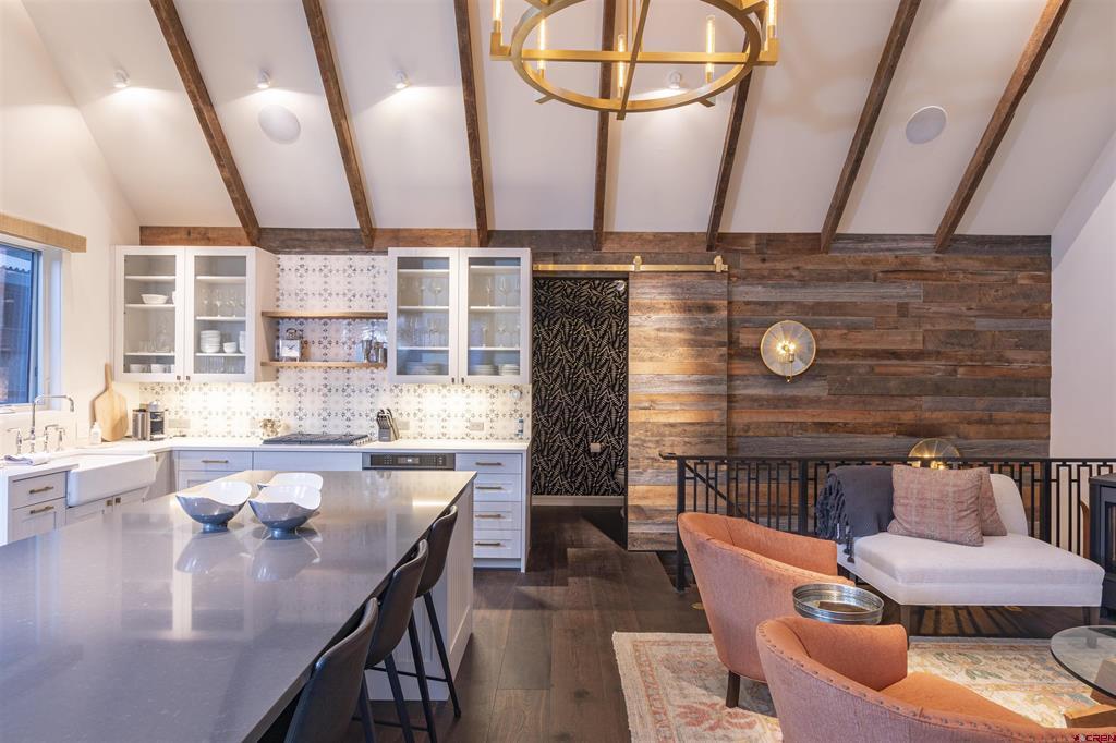 127 E Columbia Avenue