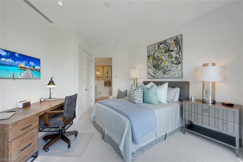382 12th AVE S 202