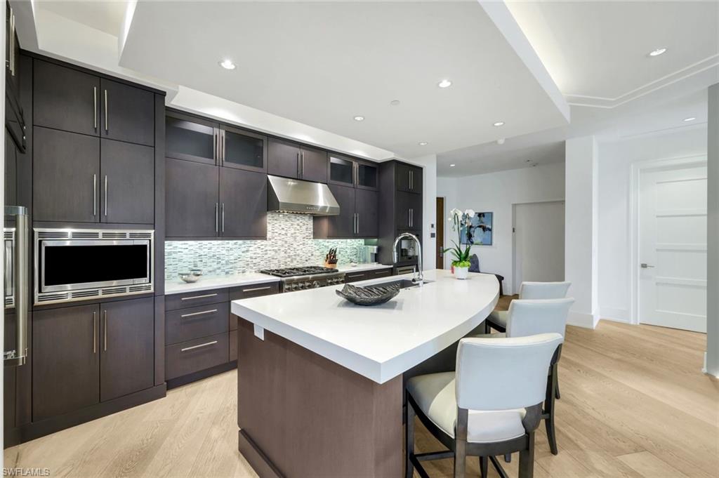 382 12th AVE S 202