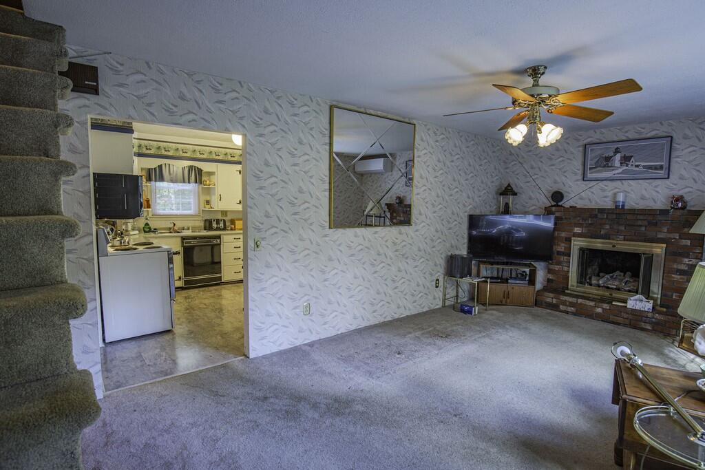 89 Copeland Hill Road