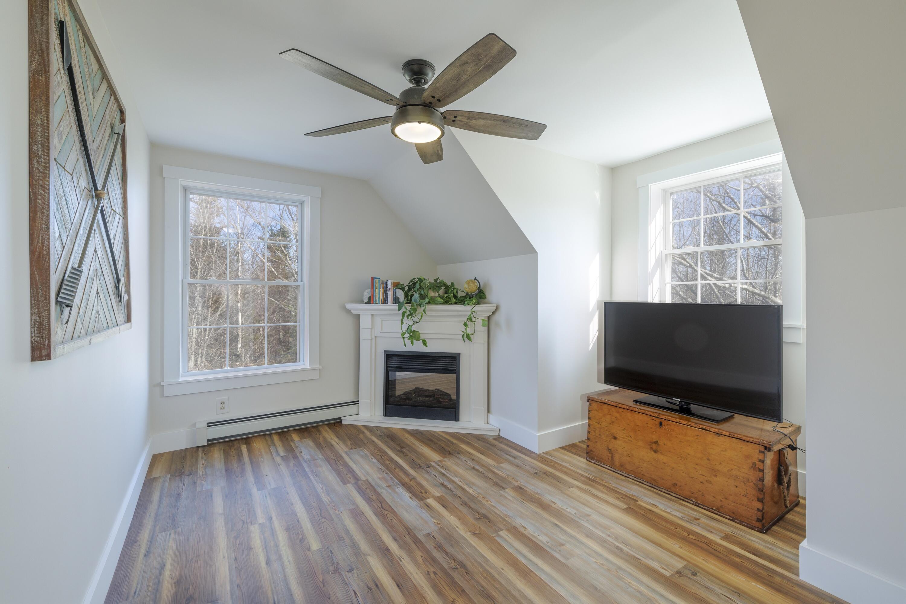 12 Lonely Oak Way
