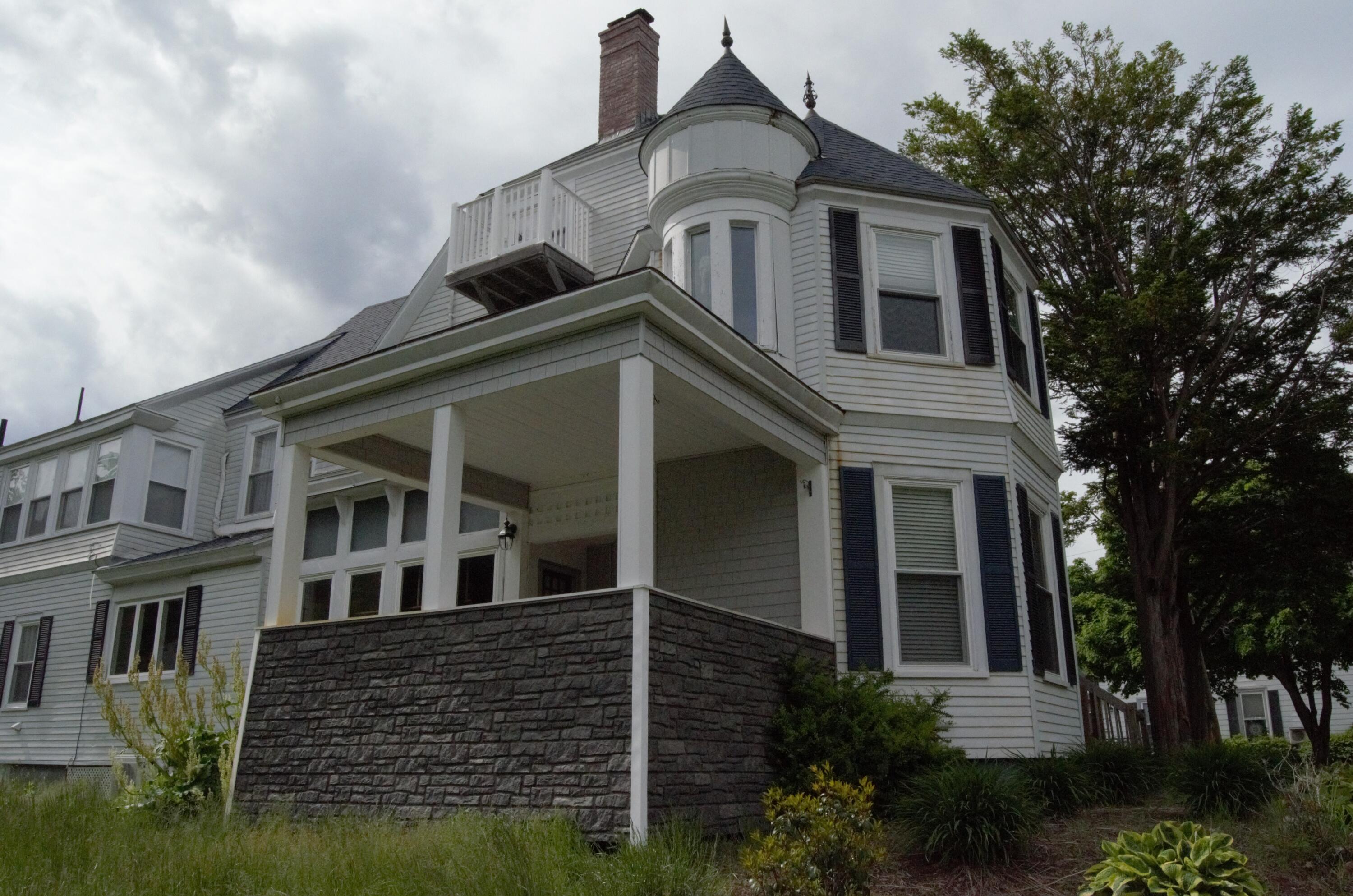 44 forest Avenue
