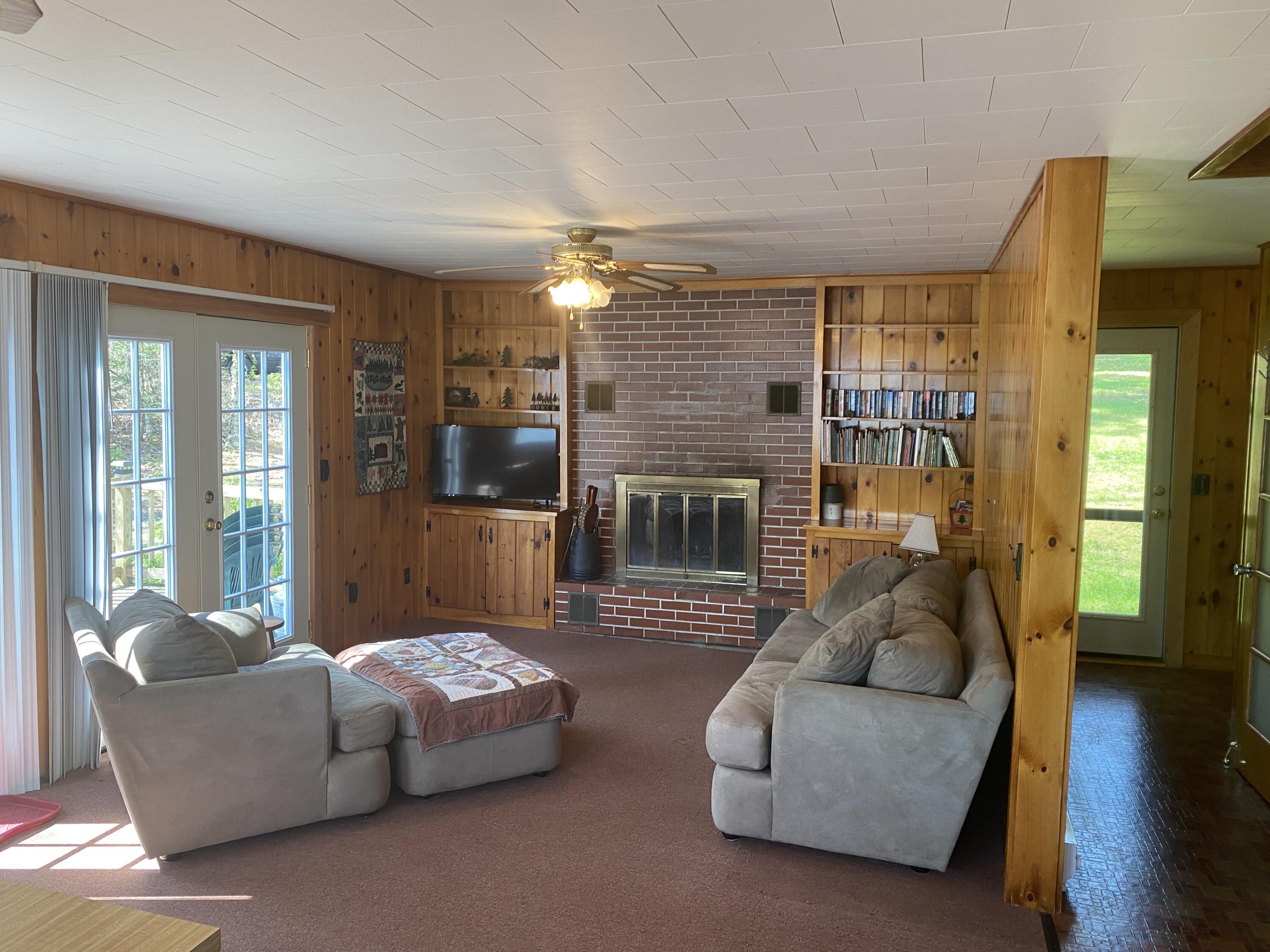 19 Woodland Drive