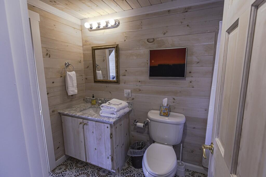 70 Carrying Place Cove Road