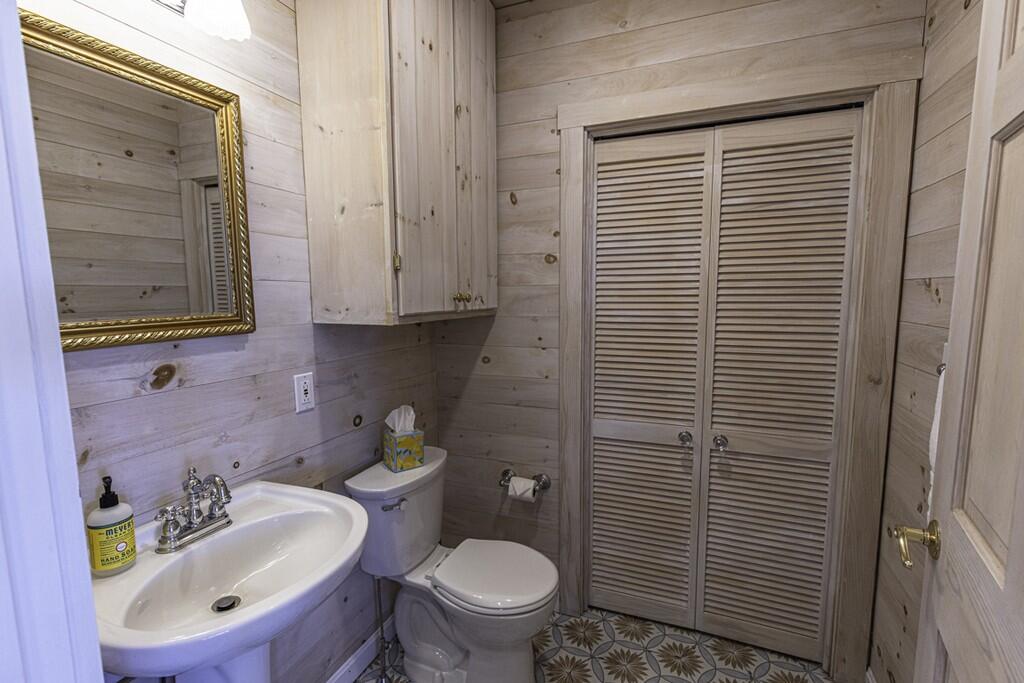 70 Carrying Place Cove Road