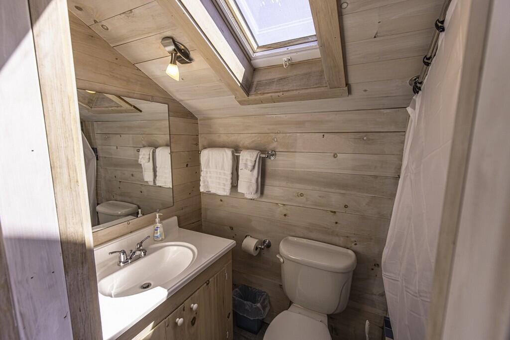 70 Carrying Place Cove Road