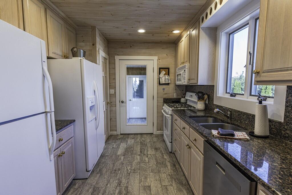 70 Carrying Place Cove Road