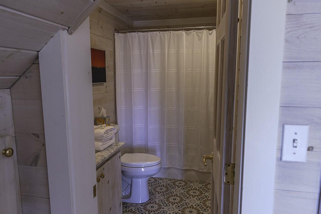 70 Carrying Place Cove Road