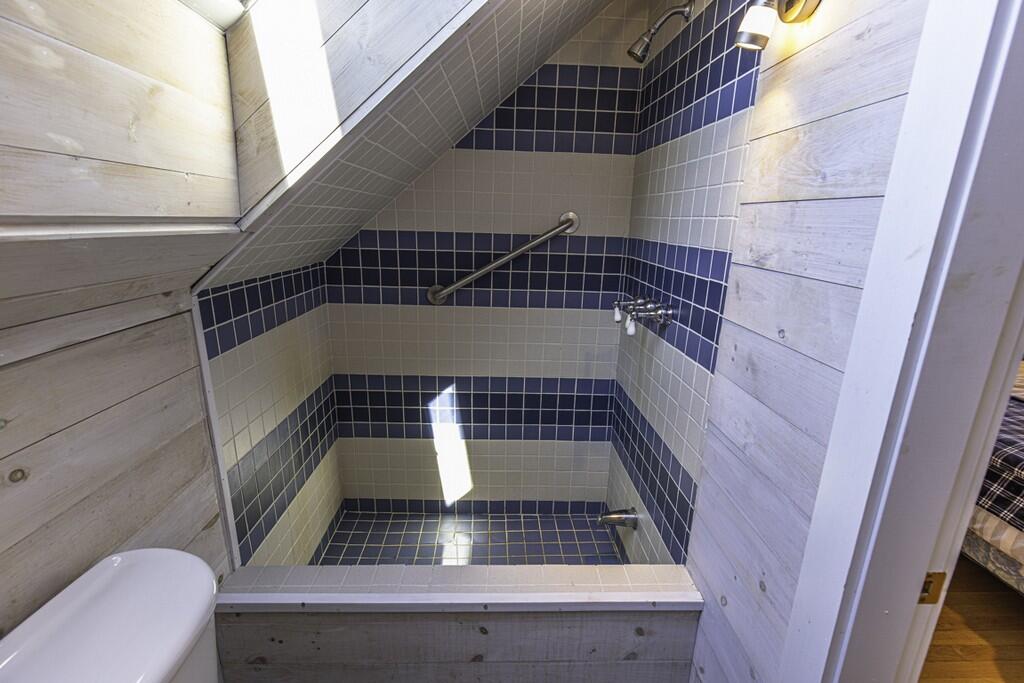 70 Carrying Place Cove Road