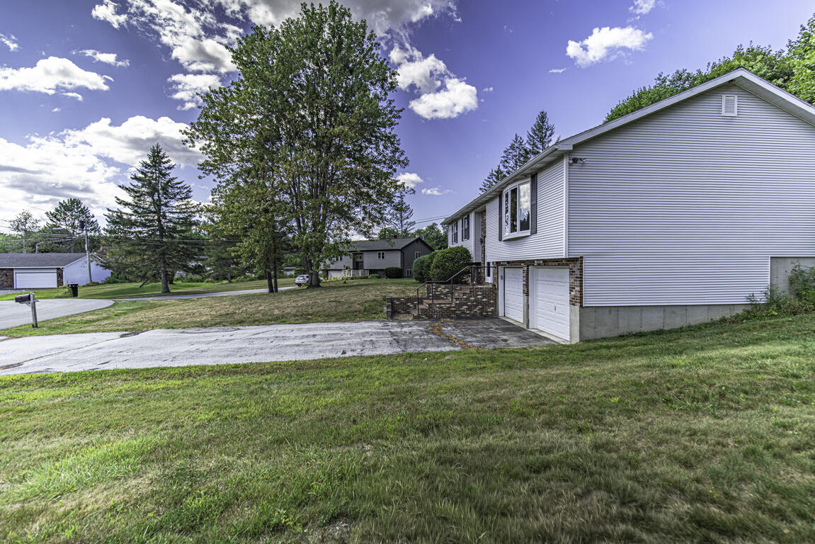 33 Hillside Drive