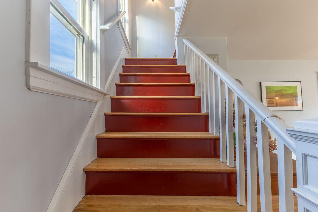 28 Mountainview Avenue