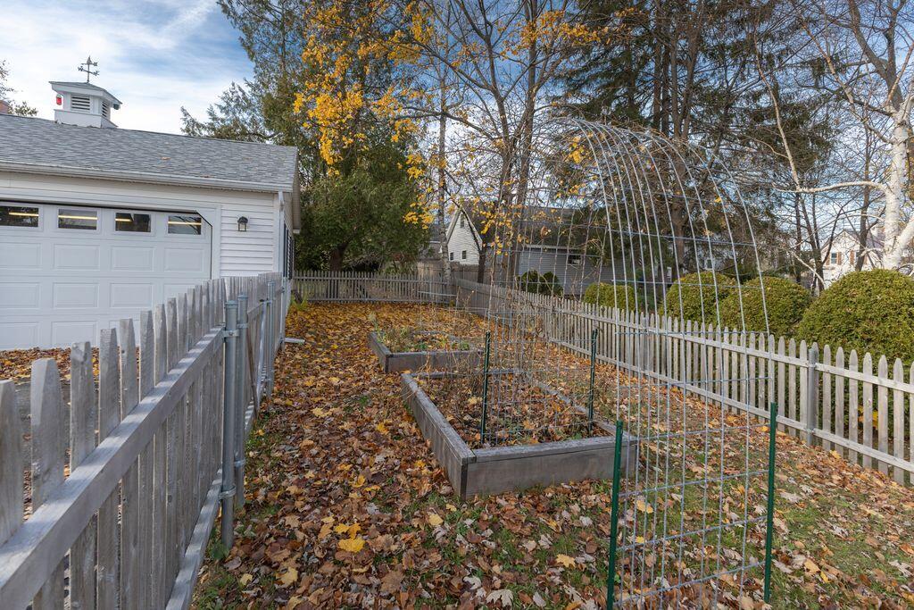 28 Mountainview Avenue