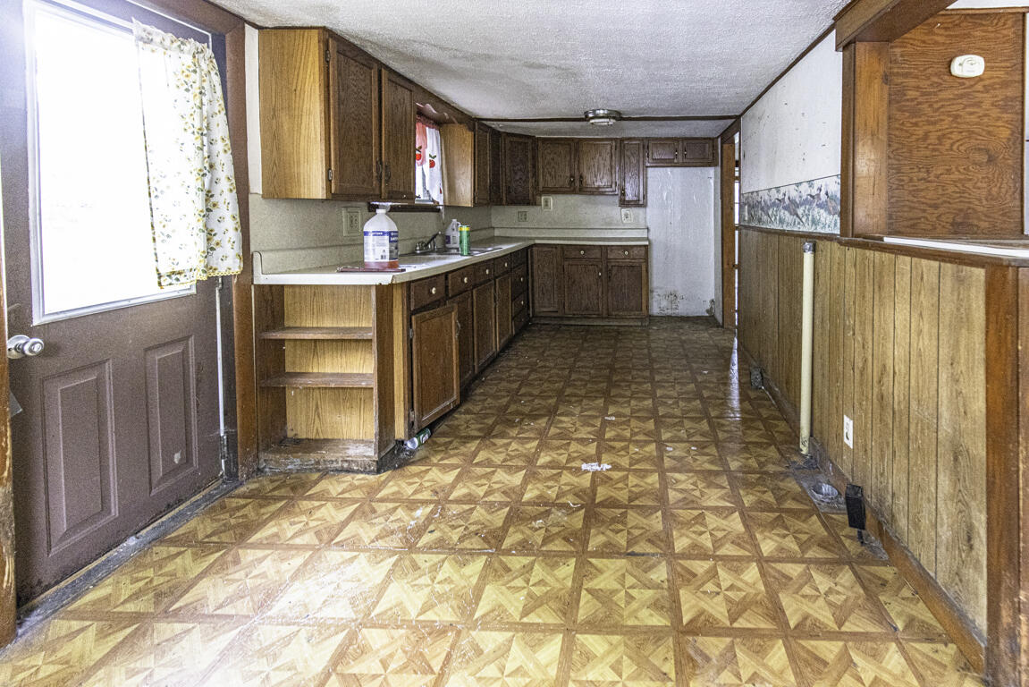 2422 Broadway