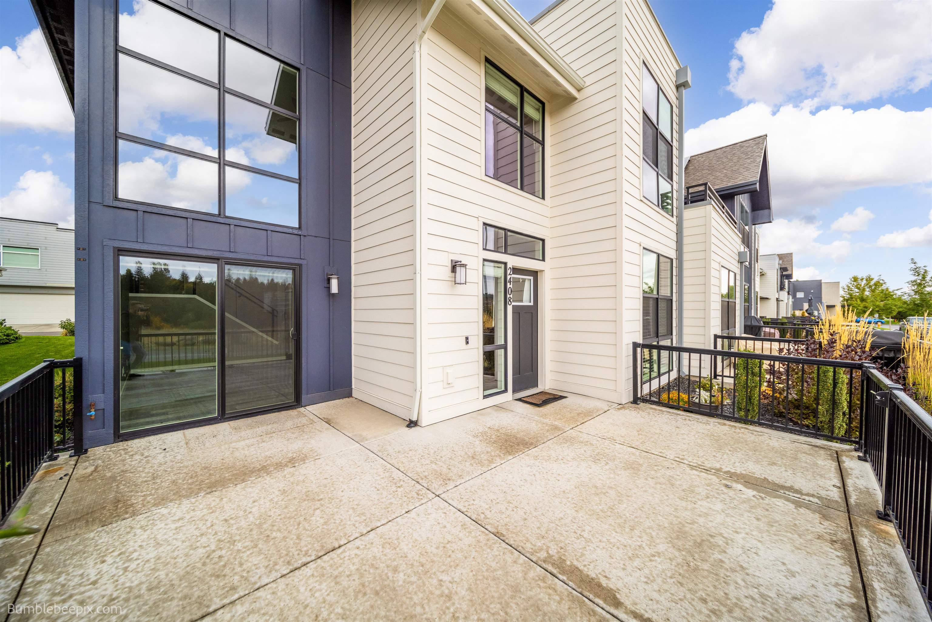 2408 W CENTENNIAL Pl
