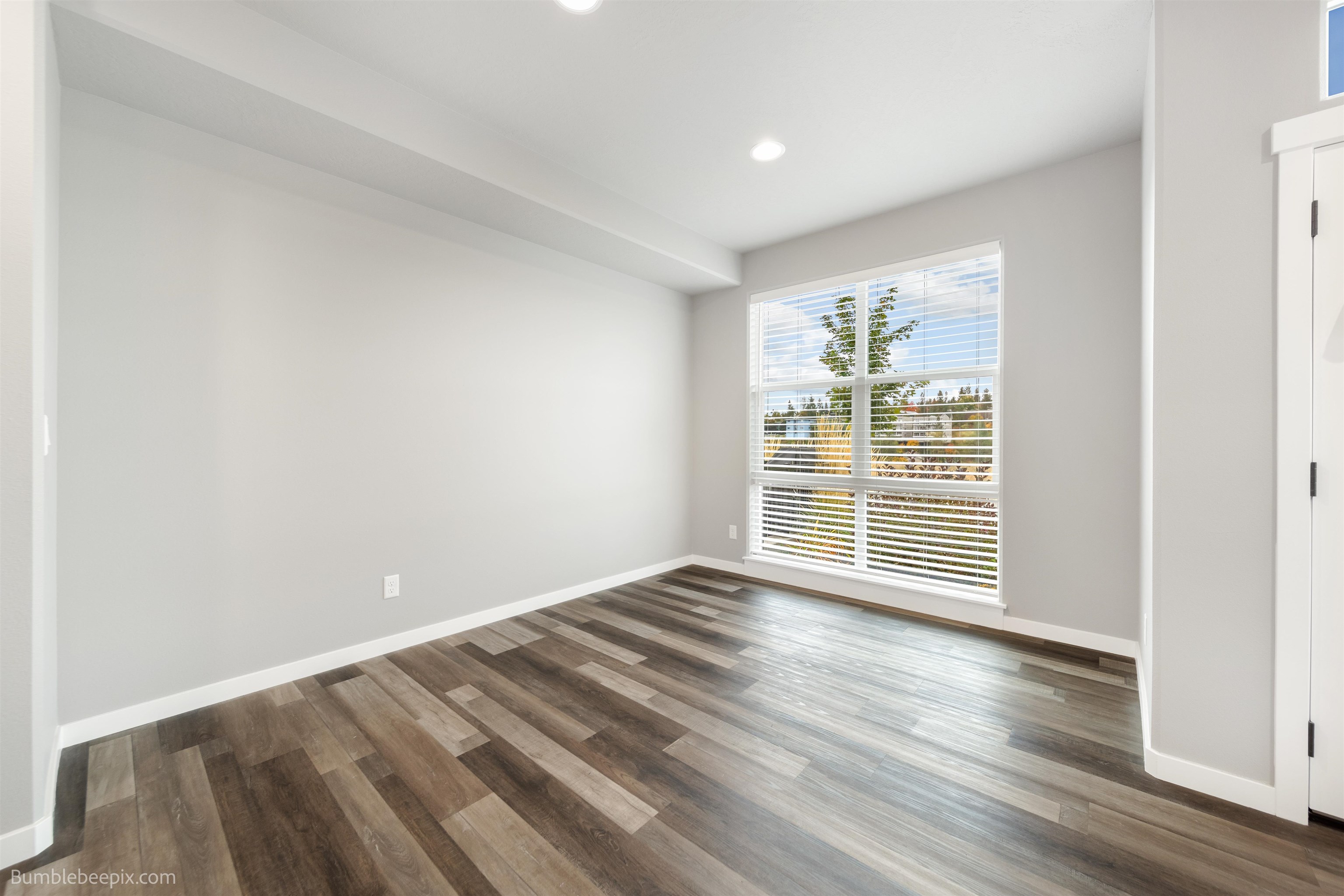2408 W CENTENNIAL Pl