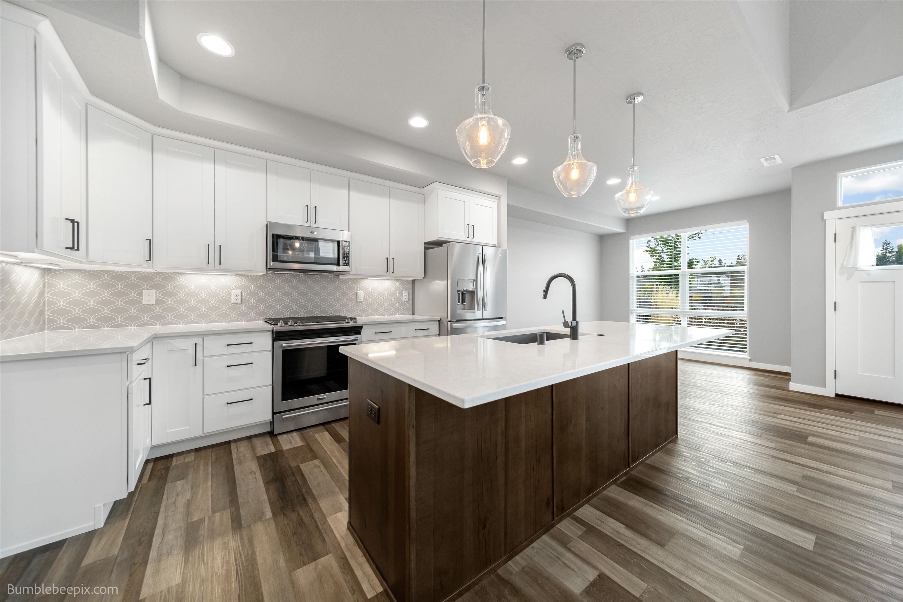 2408 W CENTENNIAL Pl