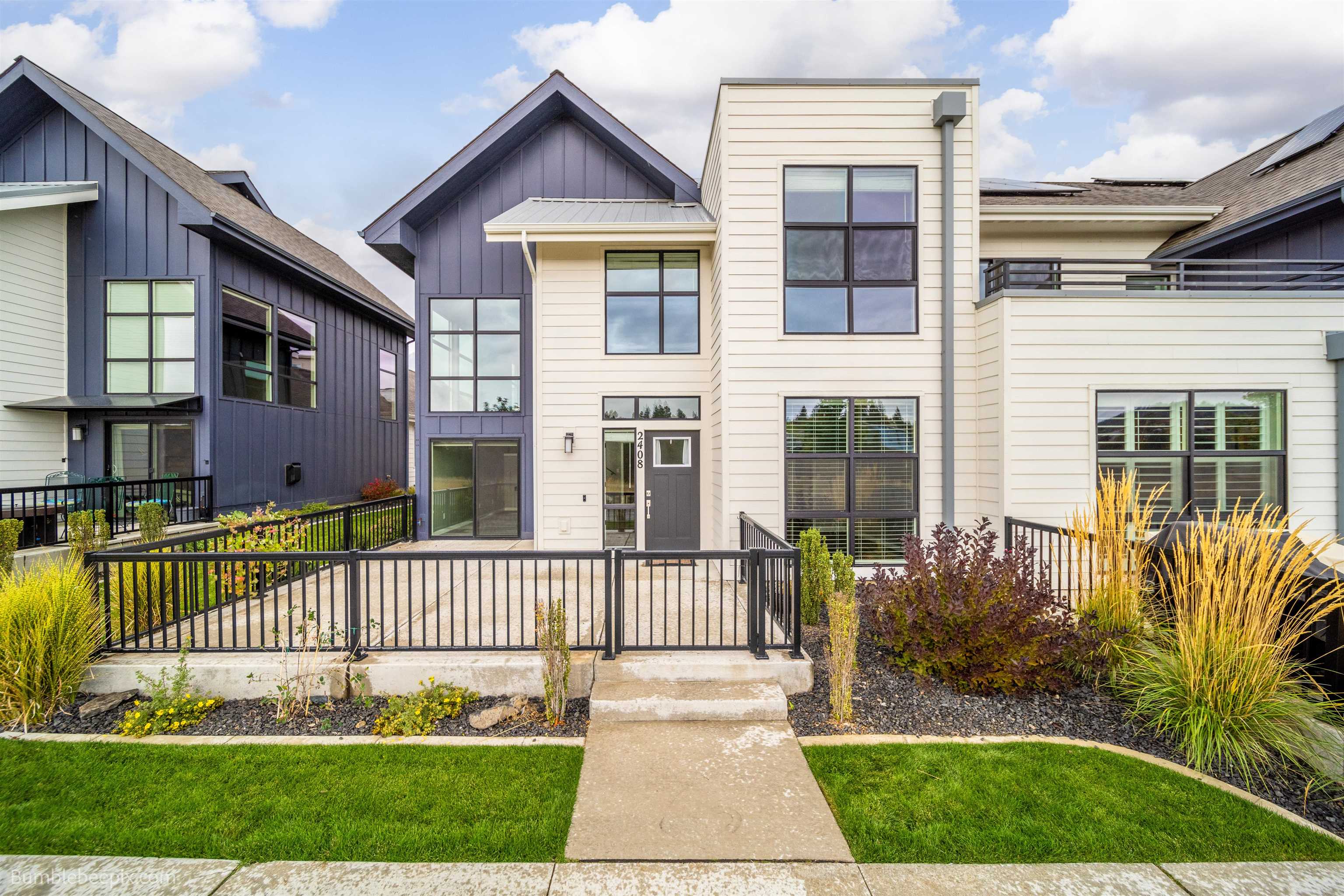2408 W CENTENNIAL Pl