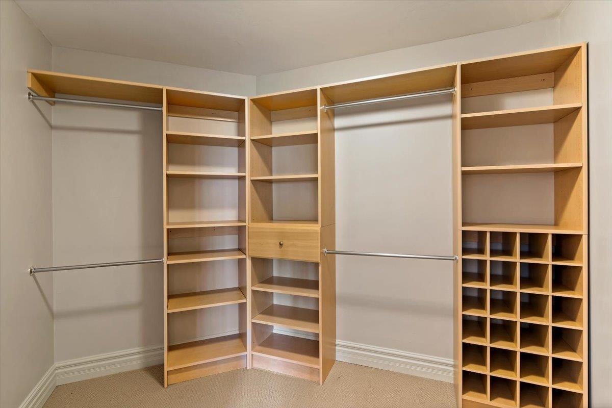 341 N Legend Tree Dr