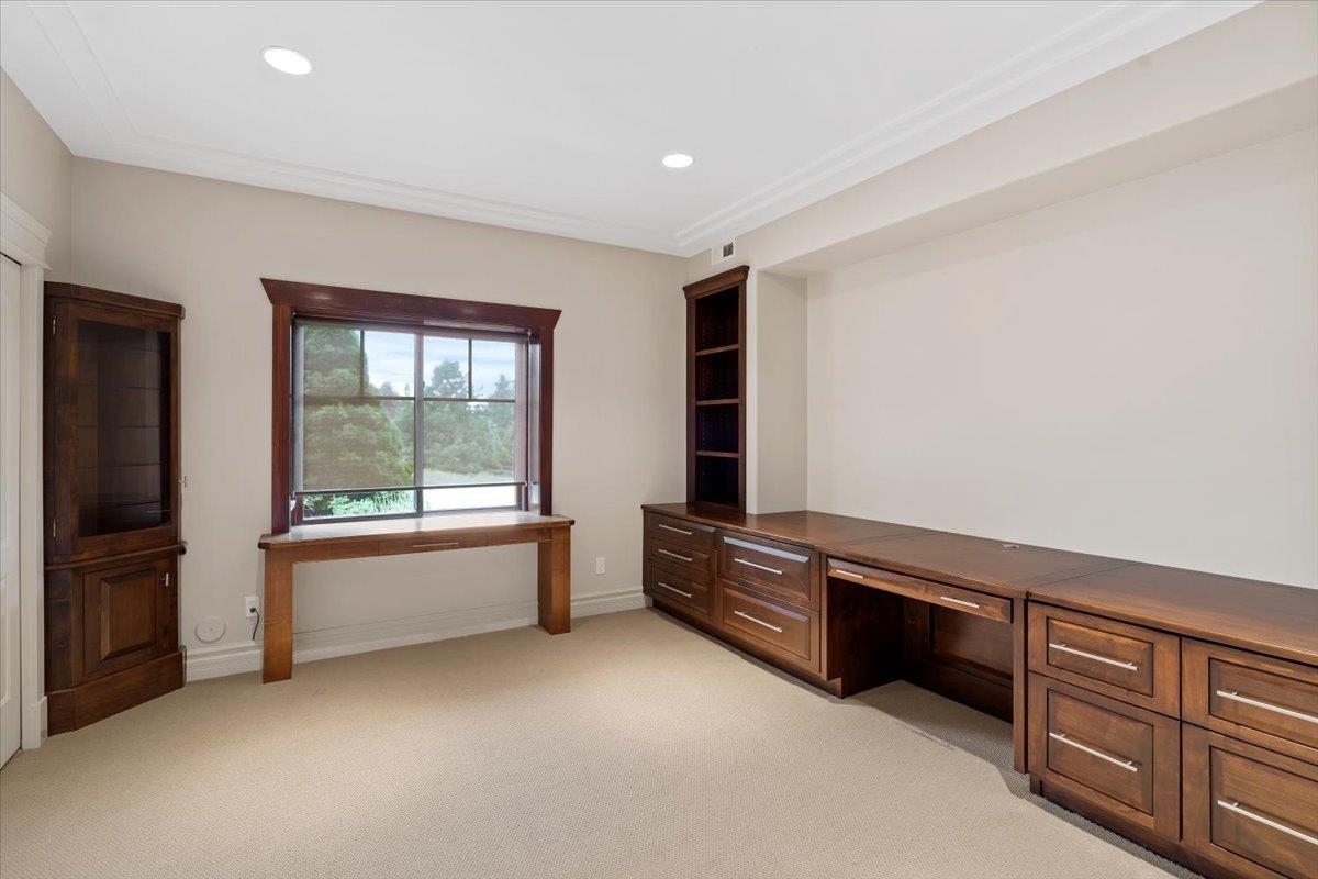 341 N Legend Tree Dr