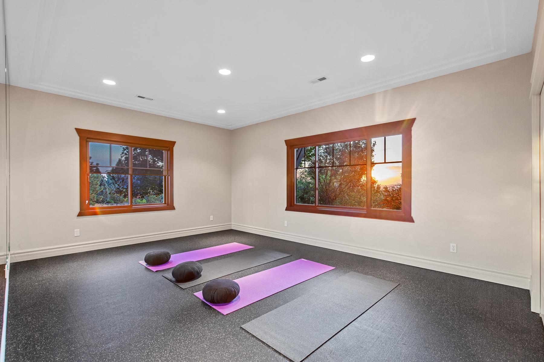 341 N Legend Tree Dr