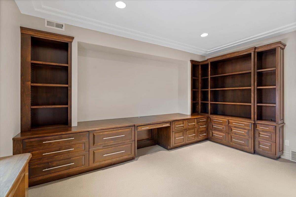 341 N Legend Tree Dr