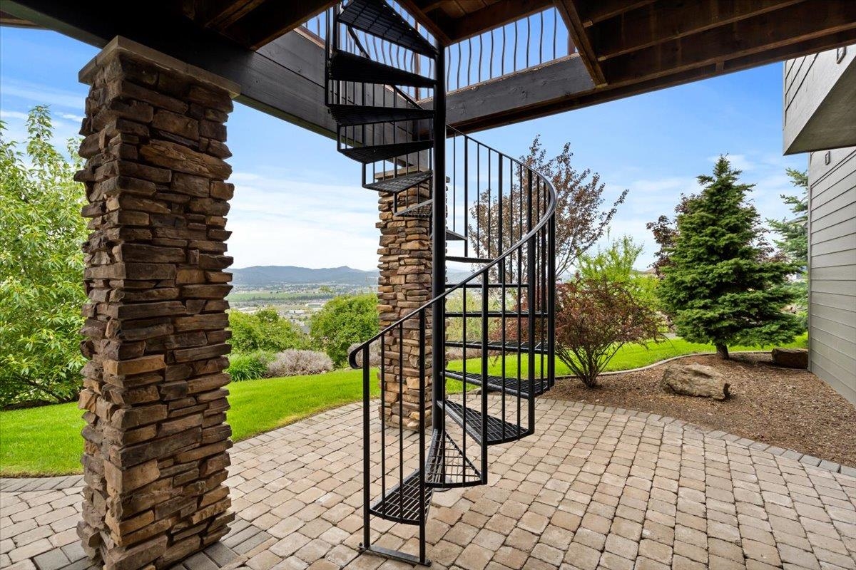 341 N Legend Tree Dr