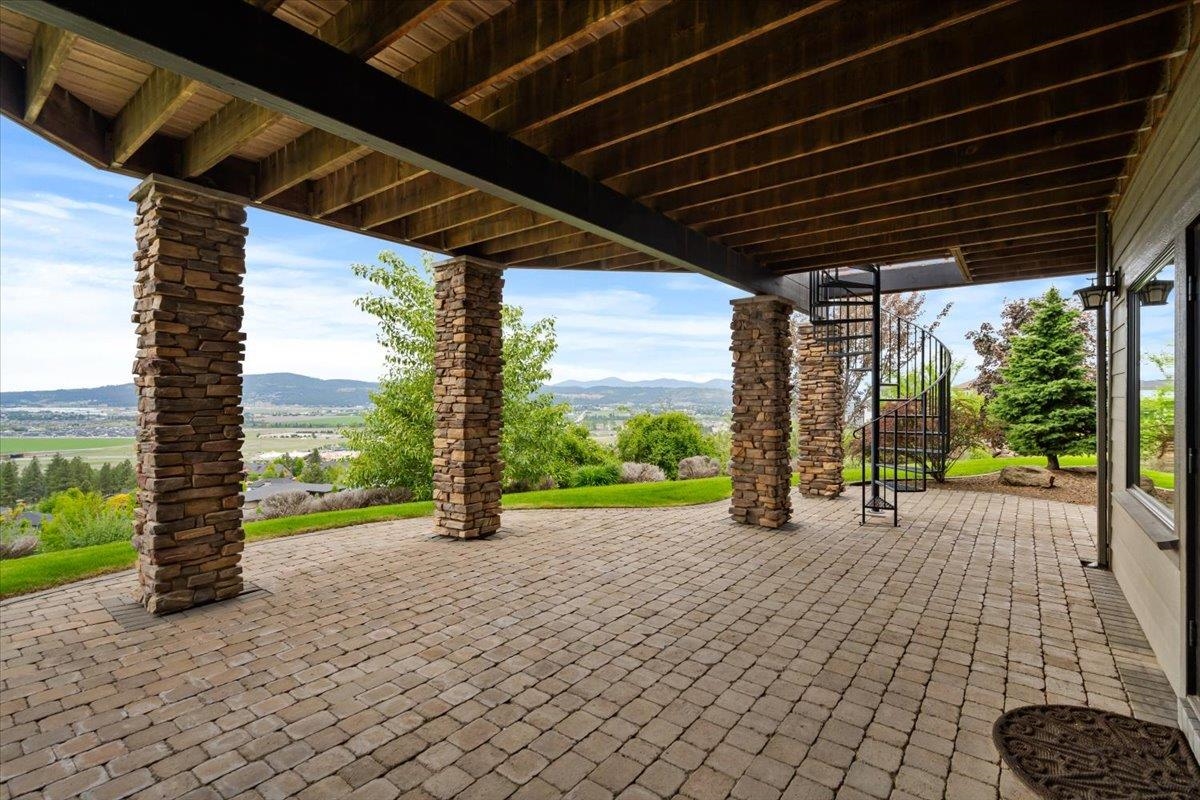 341 N Legend Tree Dr