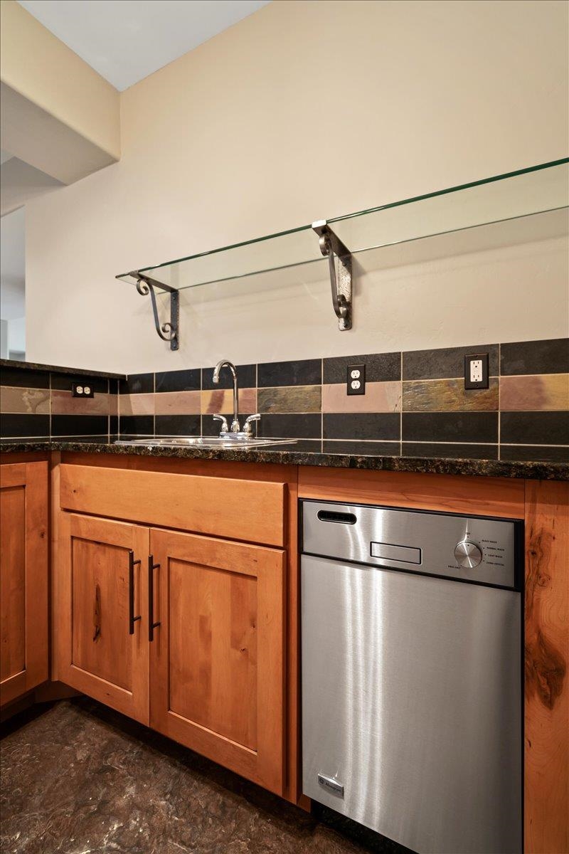 341 N Legend Tree Dr