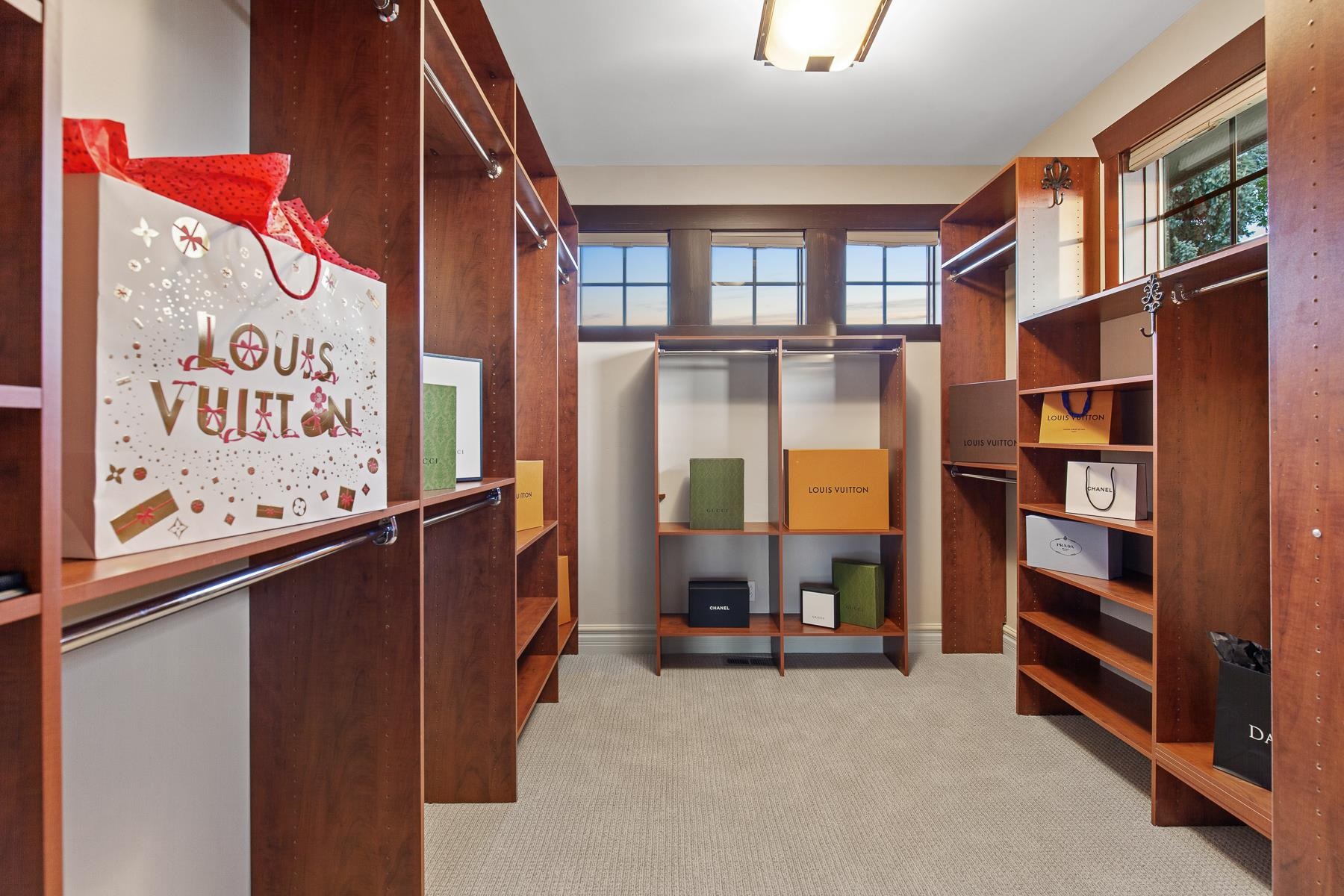 341 N Legend Tree Dr