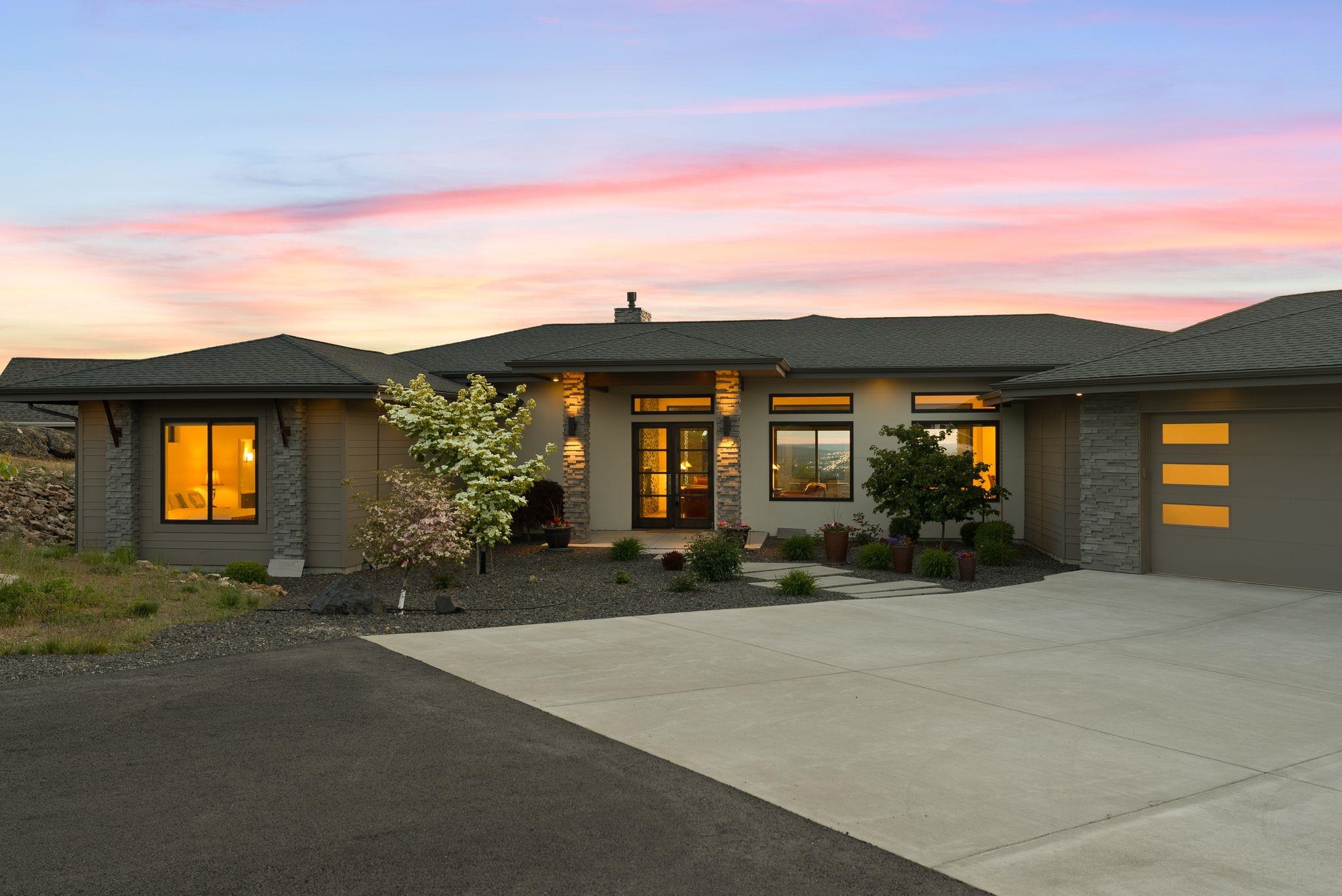 160 N Legend Tree Dr