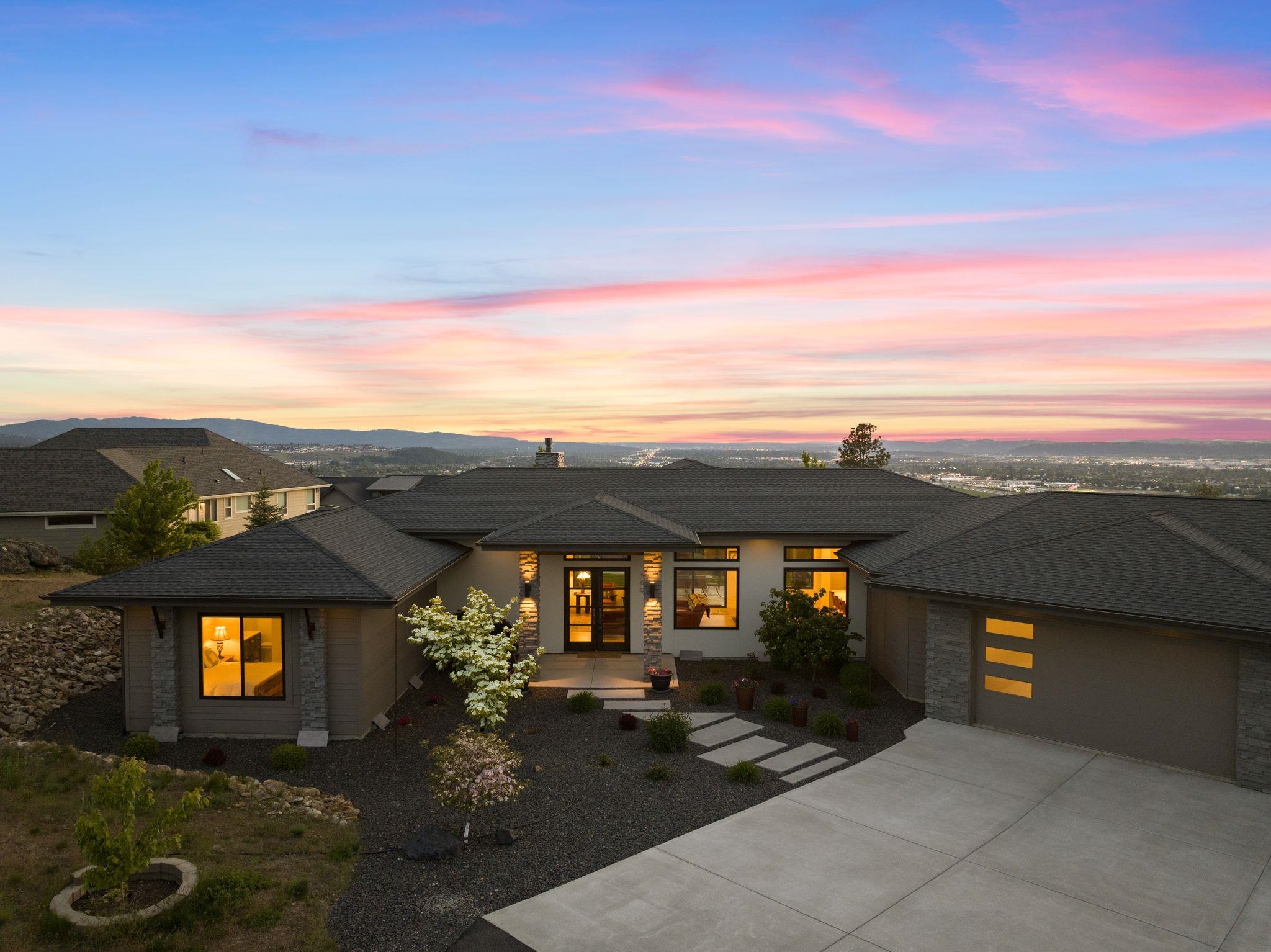 160 N Legend Tree Dr