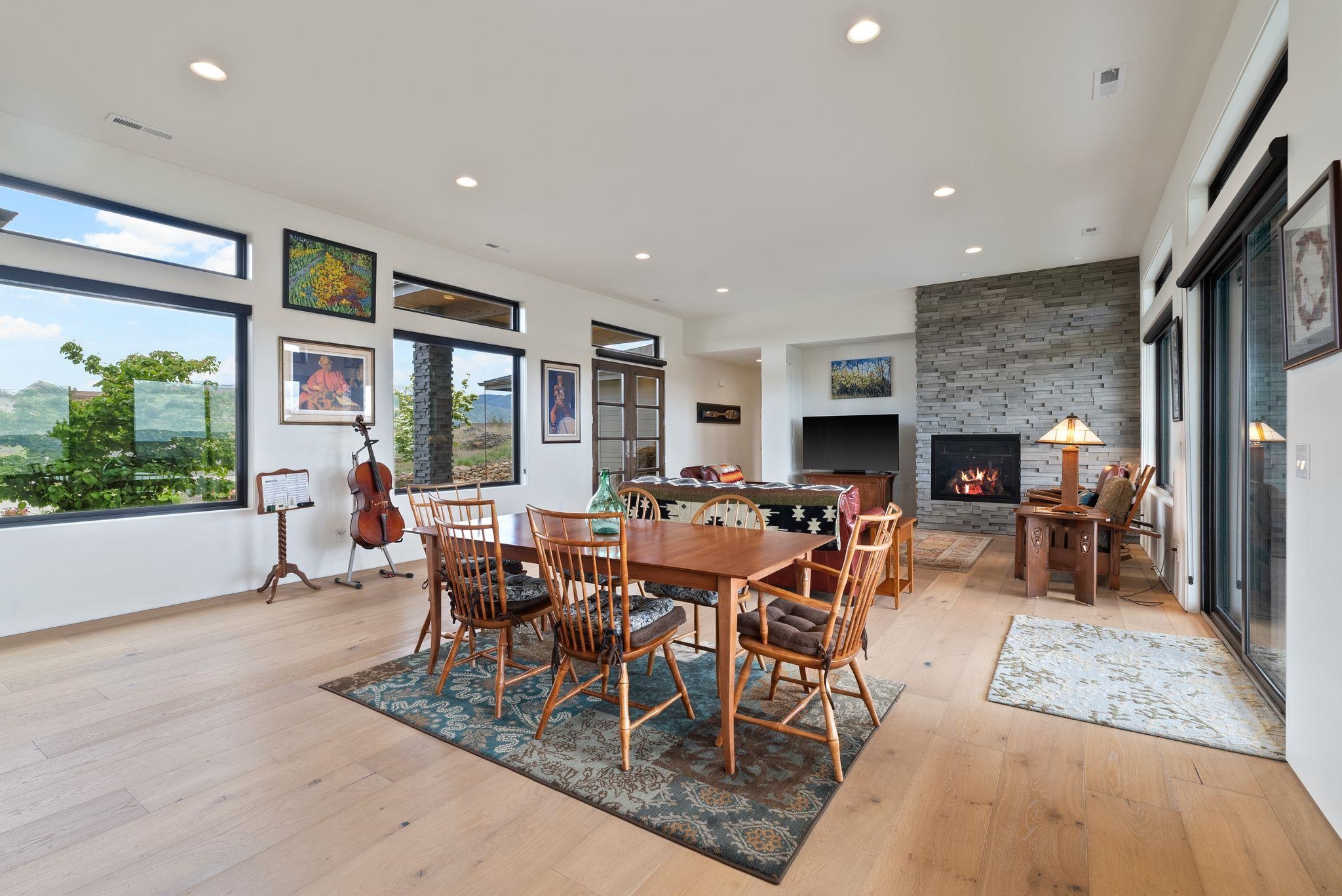 160 N Legend Tree Dr