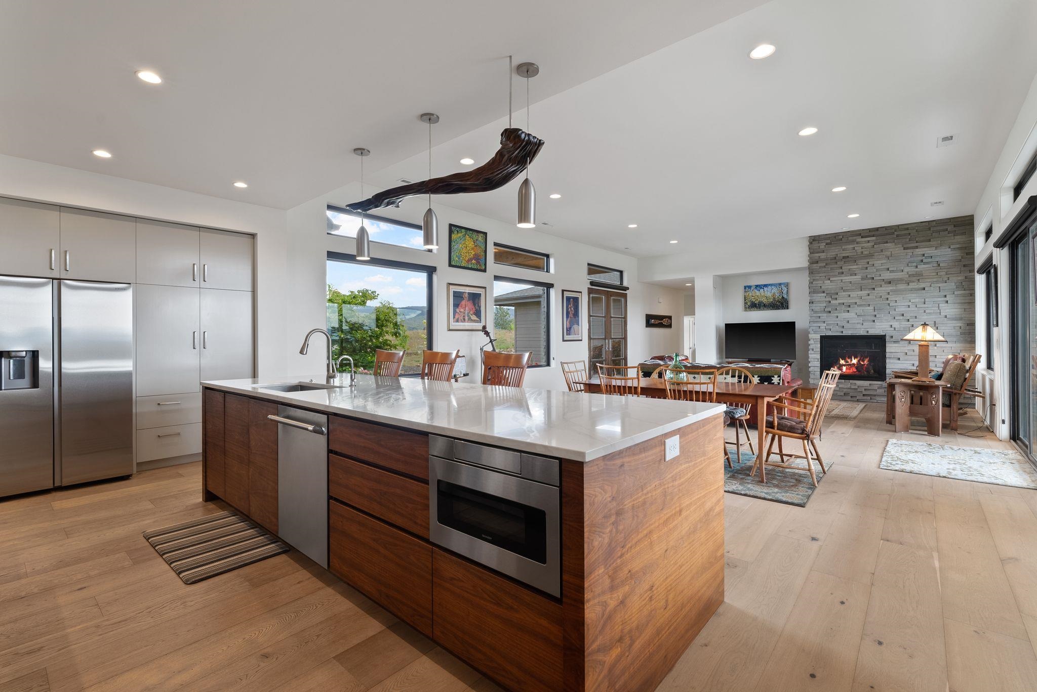 160 N Legend Tree Dr