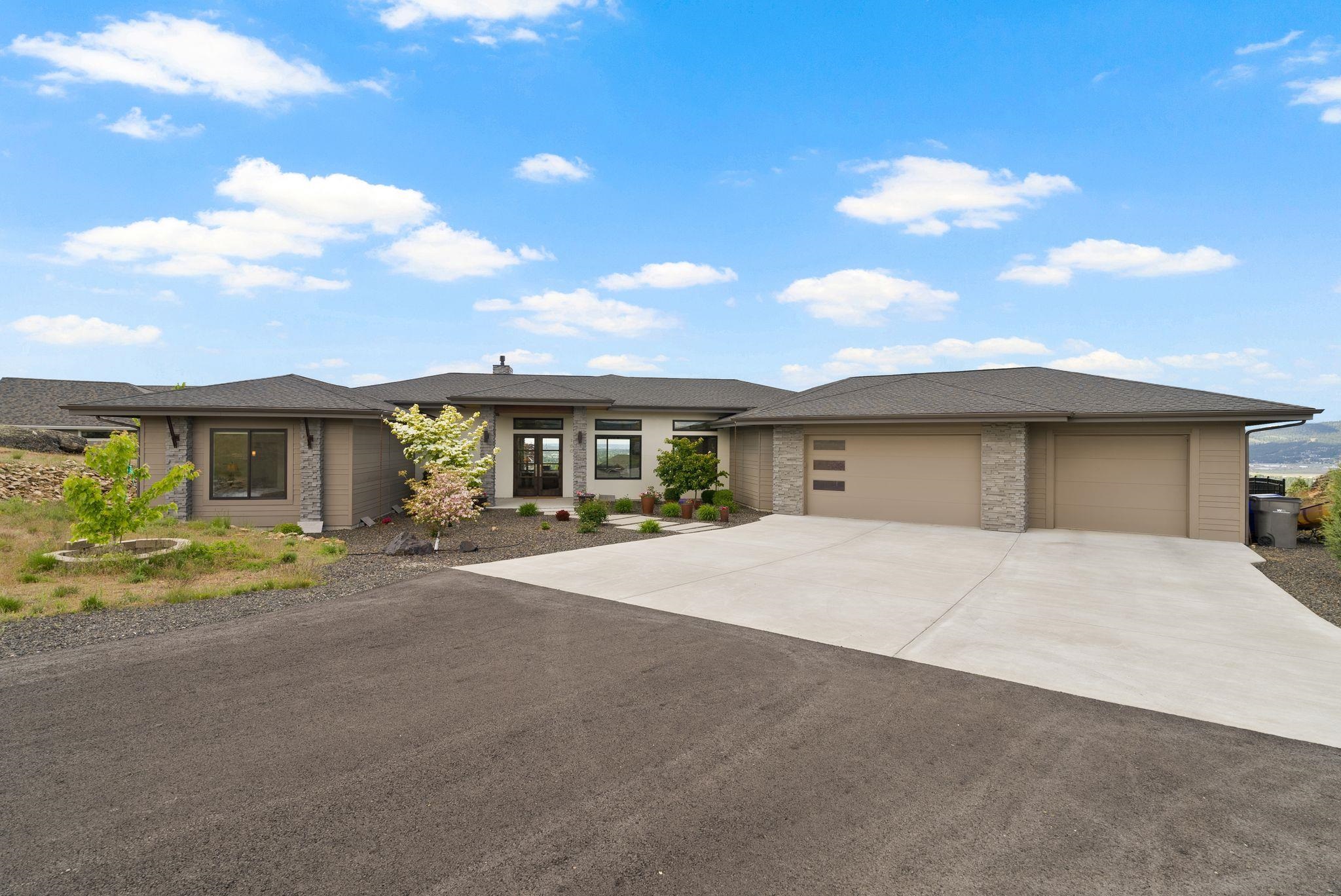 160 N Legend Tree Dr