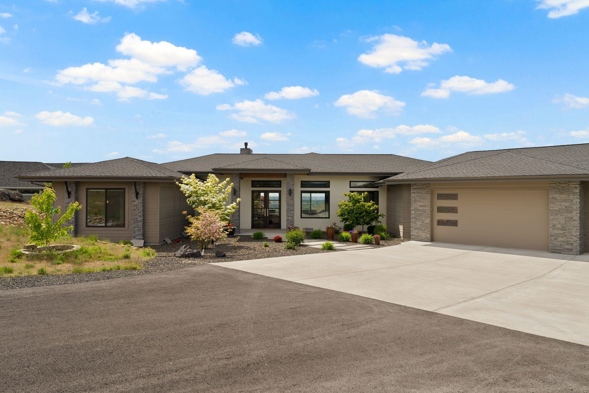 160 N Legend Tree Dr