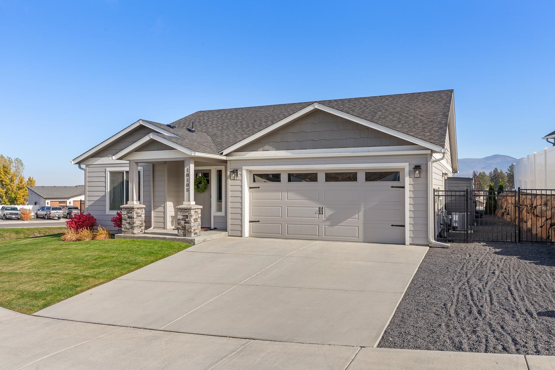 18105 E SELKIRK Est