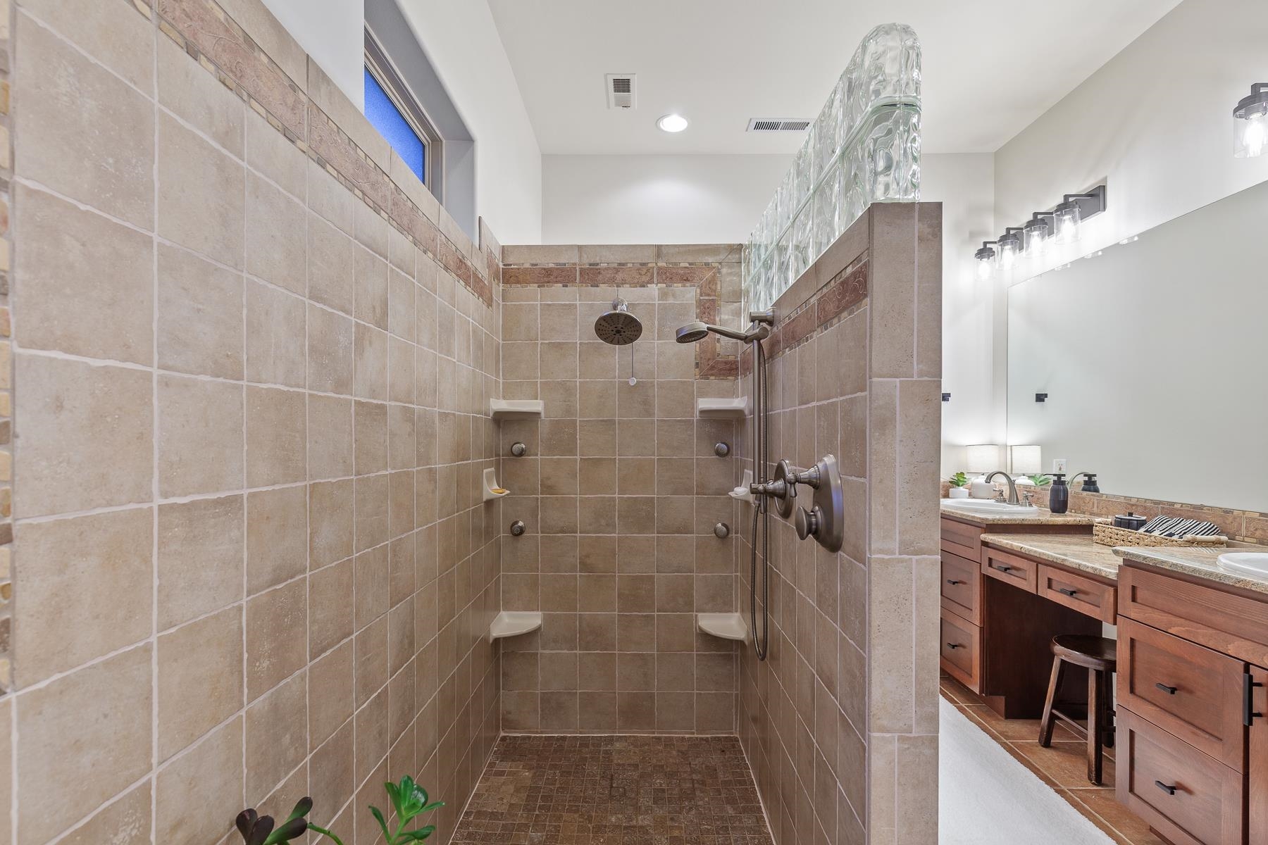 10309 N Lookout View Ln