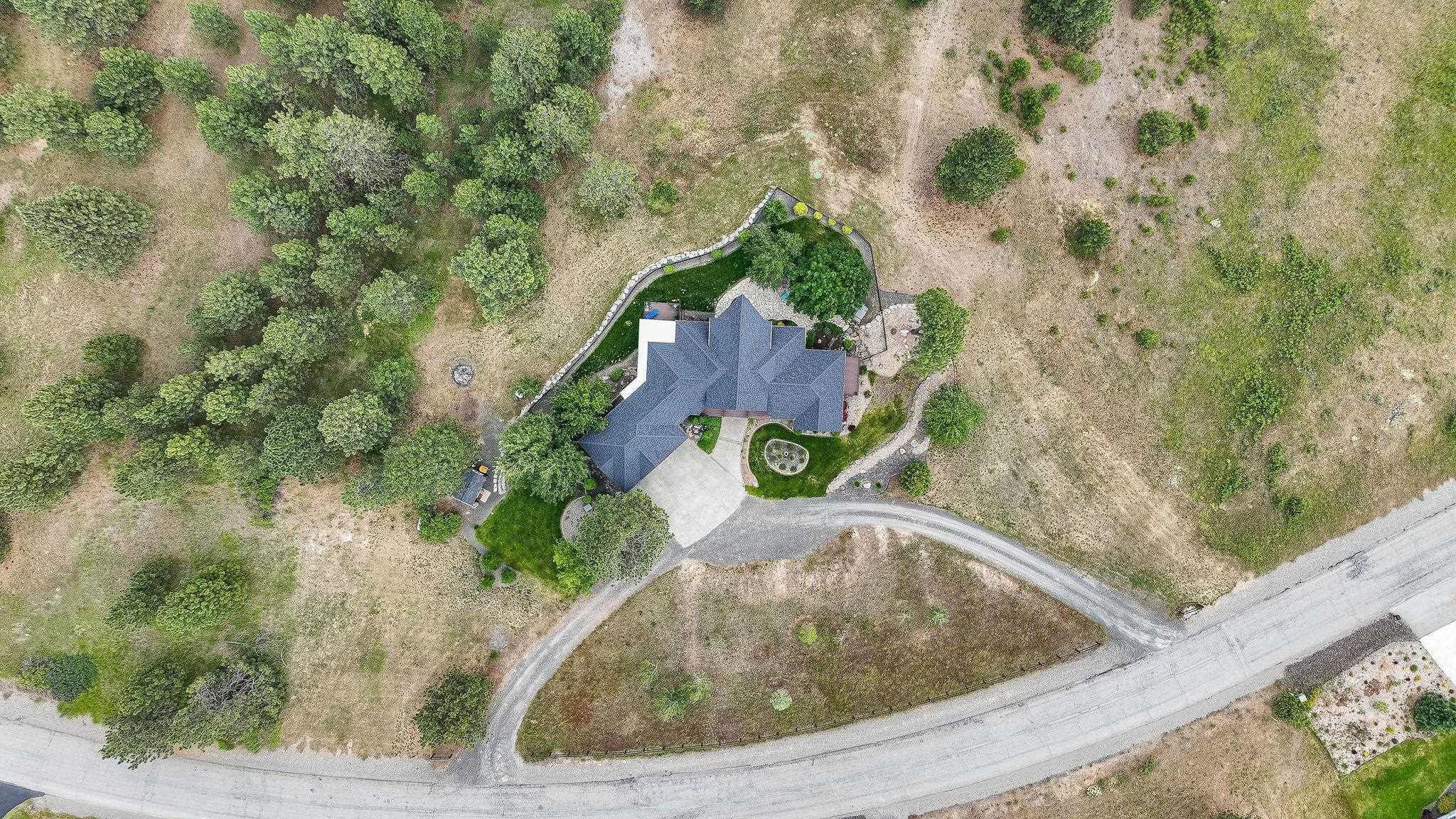 23418 E Broken Lance Ln