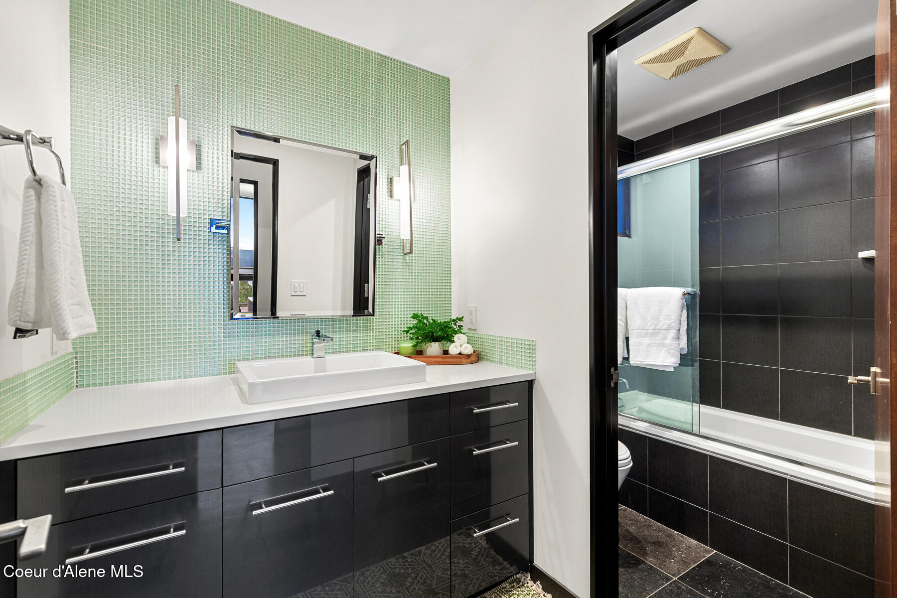 8014 W FOREVER VIEW DR, Coeur d'Alene