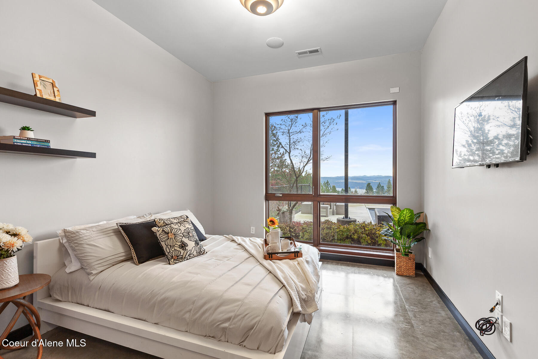 8014 W FOREVER VIEW DR, Coeur d'Alene