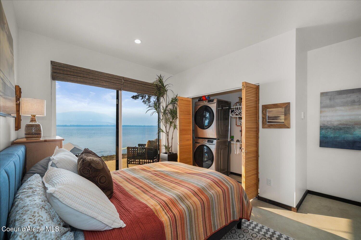 3753 Bottle Bay RD