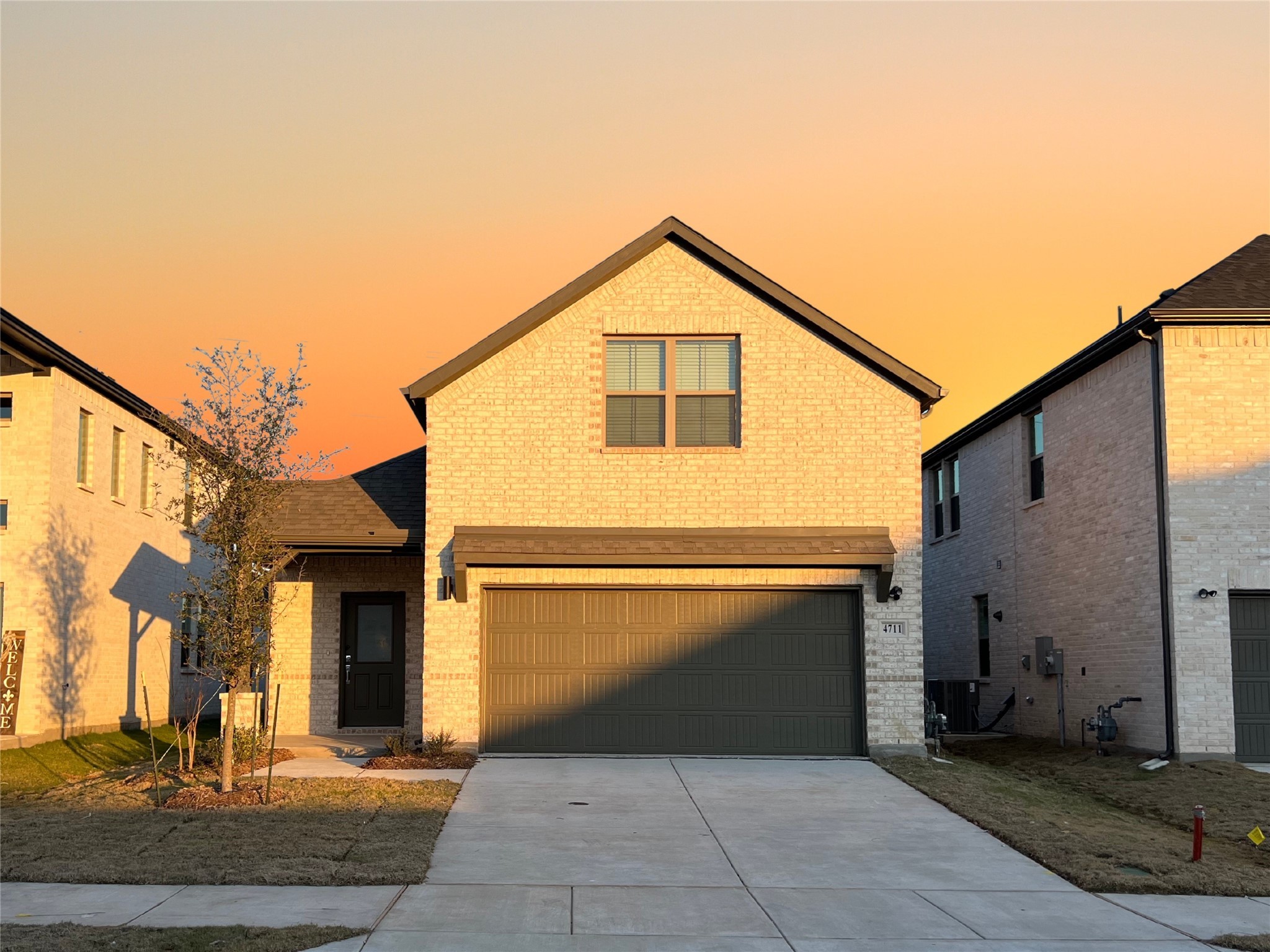 4711 Whitehill Trail