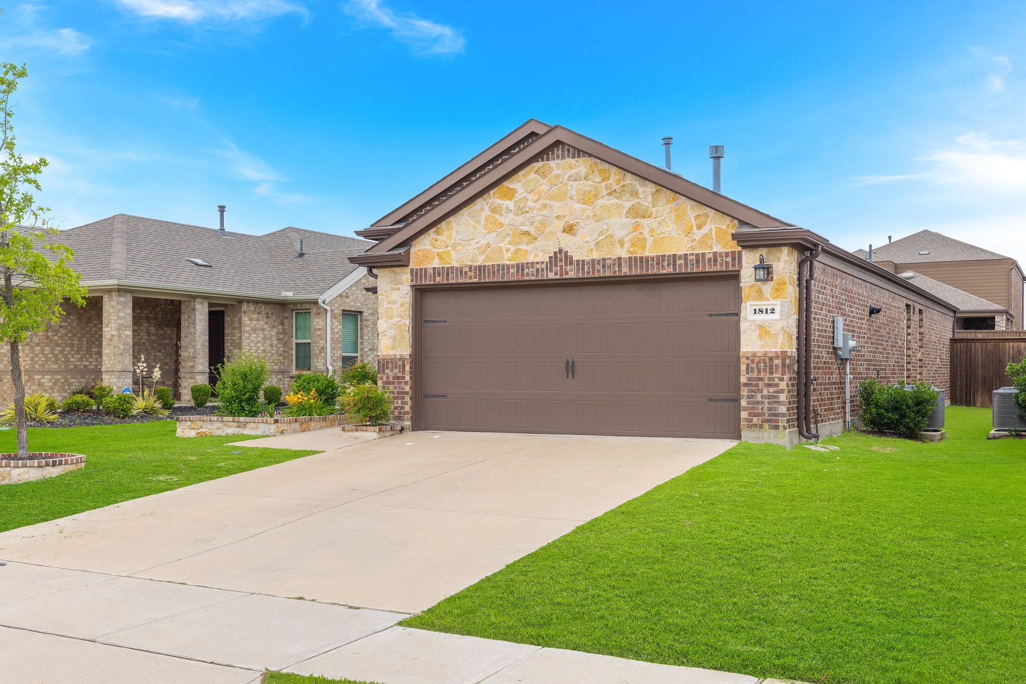 1812 New Holland Way