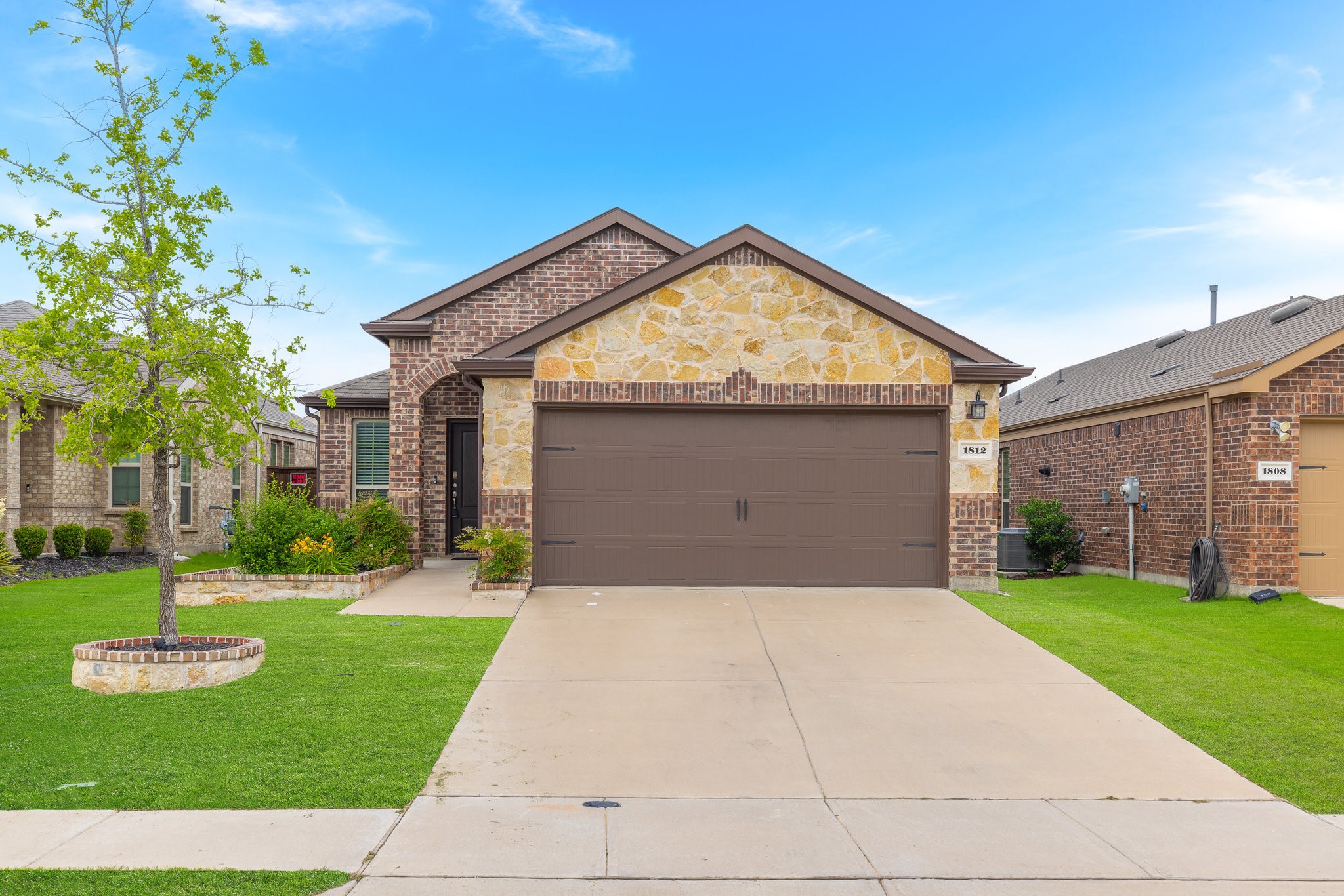 1812 New Holland Way