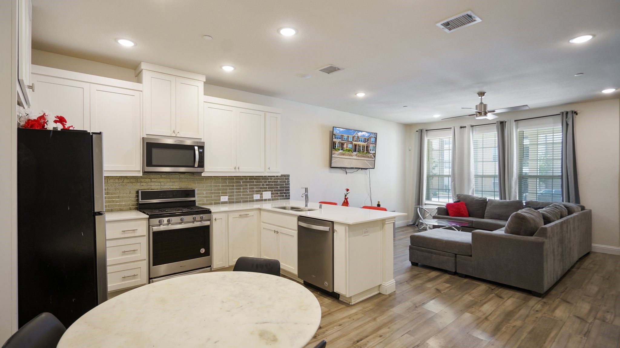 6152 Silverado Trail
