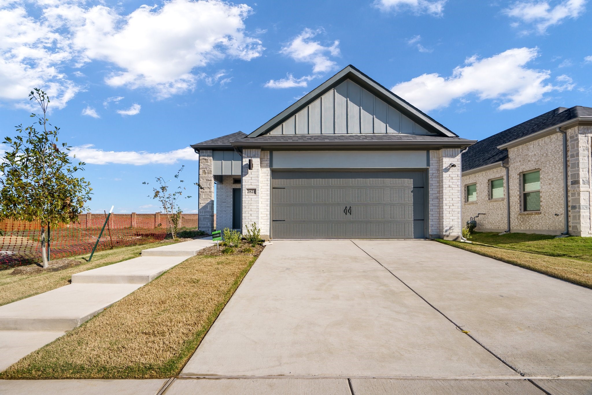 2821 Robertson Way