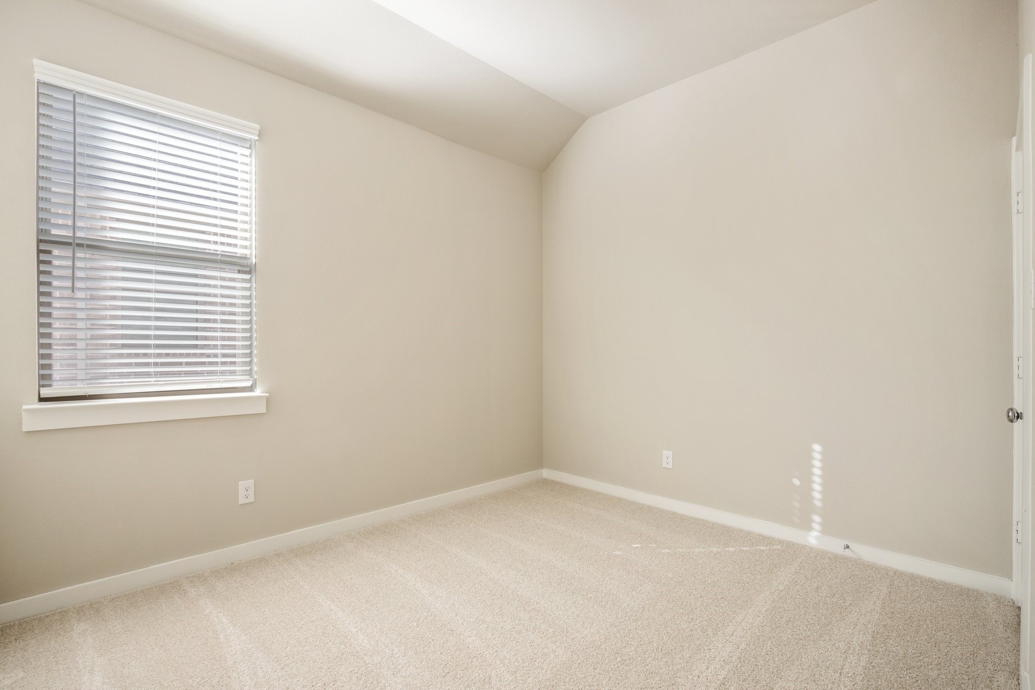 525 Ridgedale